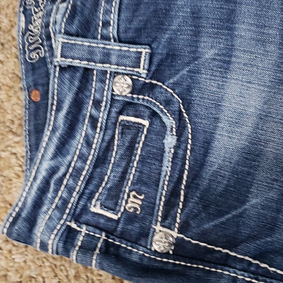 Miss Me Jean Capris - Picture 5 of 11